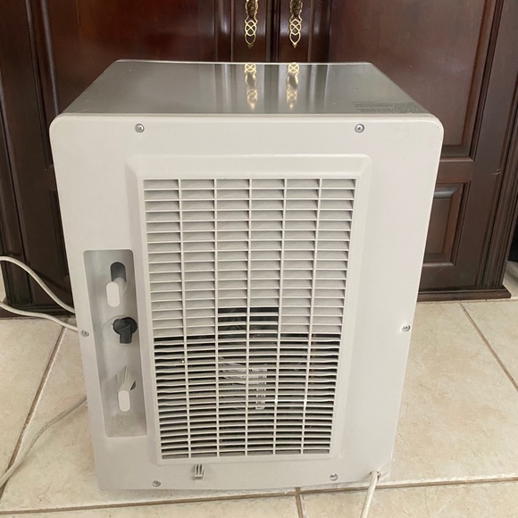 LG Dehumidifier Model #LD450EAL - Picture 2 of 3